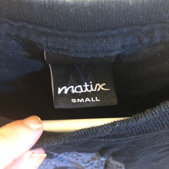 💜 Preloved boys Matix black tee in size small!! - Picture 4 of 4